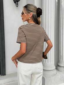 Frenchy Camiseta de mujer de manga corta, cuello redondo, ajustada y minimalista, adecuada para primavera/verano, con estampado de rayas rosa y marrón - Marrón 3 - Ver 2
