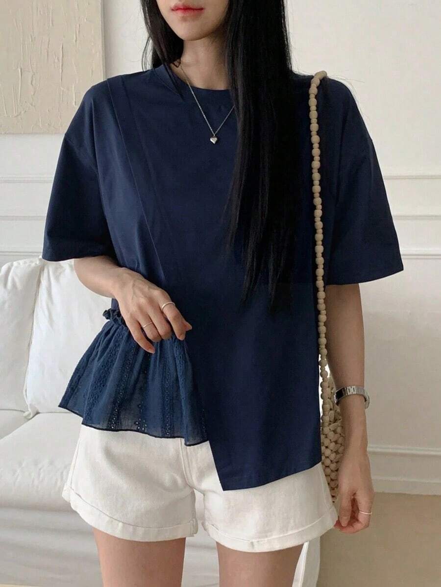 Camiseta casual de mujer para el verano con cuello redondo, manga corta, ajuste holgado y dobladillo con volantes y un solo unicolor - Azul marino - Ver 1