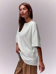 Camiseta de cuello redondo suave y oversize, parte de un armario cápsula casual, camiseta oversize para uso diario, aeropuerto, vuelta al colegio, elegante para primavera y verano, vacaciones - Gris 2 - Ver 3