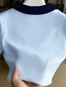 Blusa casual de mujer con estampado de cerezas y cuello de contraste de manga corta - Multicolor - Ver 2