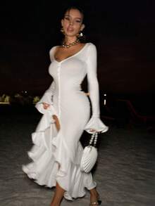 Sexy Maxi Dress In A Sexy Girl Style, Bell Sleeves, Fitted With Buttons And A Side Slit, Elegant European Fashion - 白色 - 查看 1