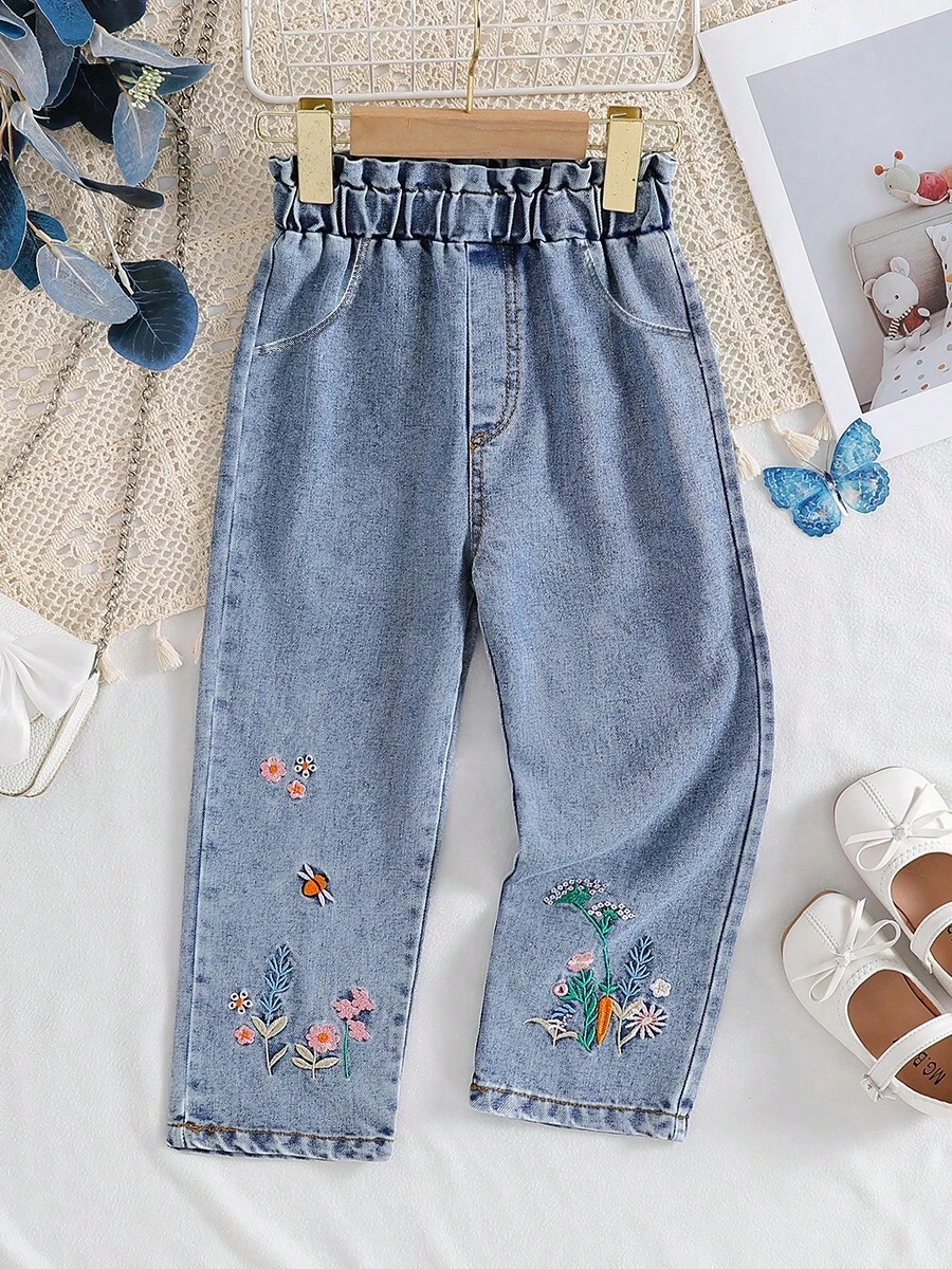 Jeans casuales y lindos para niñas, de tela de mezclilla, con cintura elástica, patrón de bordado floral, diseño bordado, jeans bordados de estilo juguetón - Azul - Ver 1