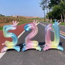 32英寸彩虹渐变自立数字气球（0-9），是生日派对、周年纪念、婚礼、圣诞节和户外活动的理想装饰。 - 站立數字氣球 - 查看 4
