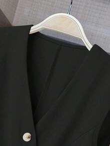 Chaleco elegante y romántico de mujer con unicolor, plisado, asimétrico, con botones y cuello en V, adecuado para ir al trabajo y el Día de San Valentín - Negro - Ver 3