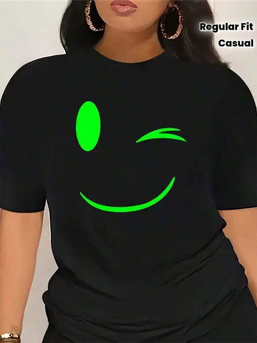 Oferta por tiempo limitado, cantidad limitada, relámpago, camisas casuales para mujer, camisetas para mujer, camisas elegantes Una camiseta verde fluorescente con una carita sonriente y cuello redondo negro es la opción perfecta para los conjuntos de pareja del Día de San Valentín y un regalo ideal tanto para hombres como para mujeres. - Negro - Ver 1