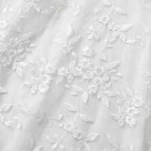 Vestido de mujer talla grande, vintage y elegante con estampado floral, sin mangas y con volantes en el bajo, adecuado para fiestas y temporada de graduación - Blanco - Ver 4