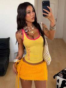 Camiseta de punto de verano con cuello en V gris, cómoda y elegante, con encaje de contraste, para salir y vacaciones - Amarillo - Ver 4