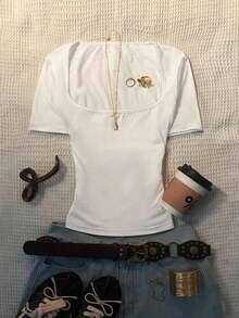 Camiseta de manga corta con cuello cuadrado, estilo minimalista y casual de verano, adecuada para uso diario, escuela y transporte.Simple y versátil, con estilo retro de los años 2000. - Blanco - Ver 4