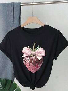 Camiseta Casual de Mujer 100% Algodón con Estampado de Fresas y Lazo, Cuello Redondo, Manga Corta, Tela de Elasticidad Media, Detalles de Apliques, Lavable a Máquina, Camiseta para Todas las Temporadas, Camiseta con Diseño Divertido, Camiseta de Elasticidad Media, Temática de Fresas, Tallas S-7XL, Perfecta para Citas, Actividades al Aire Libre y Uso Casual, Presenta un Estilo Clásico Americano.Transpirable y cómodo - Negro - Ver 3