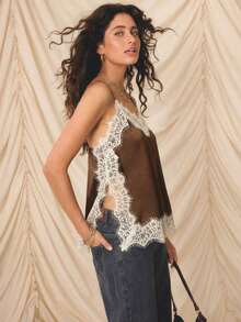 -E Elegante conjunto de vacaciones para mujer con top de tirantes finos, ajuste ceñido, de satén beige con ribete de encaje - Café integral - Ver 3