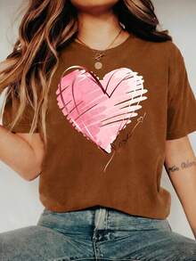 Camiseta casual de talla grande para mujer con estampado de corazón de amor, manga corta, cuello redondo y ajuste regular - Color camel, una pieza - 2 - Ver 6