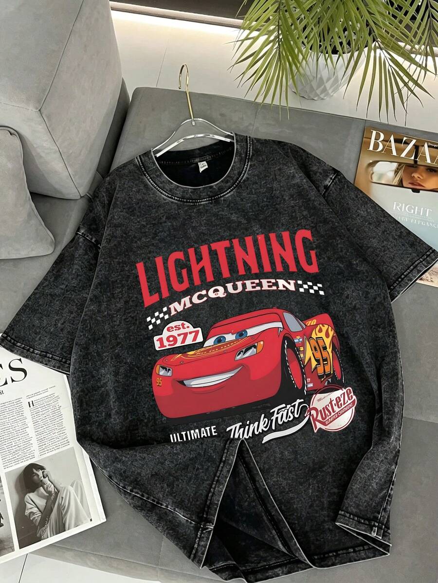 Men's Disney Premium Washed Cotton Tee, Lightning McQueen 95 Retro Letter Print, Racing‑Inspired Casual Wear. - màu đen - Xem 1