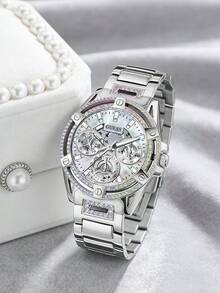 Đồng hồ nữ GUESS Quartz: Bộ máy hoạt động mượt mà, phù hợp cho công sở và sử dụng hàng ngày. Đồng hồ quartz với bộ máy hoạt động êm ái, không gây tiếng ồn GW0464L6 - Bạc - Xem 1