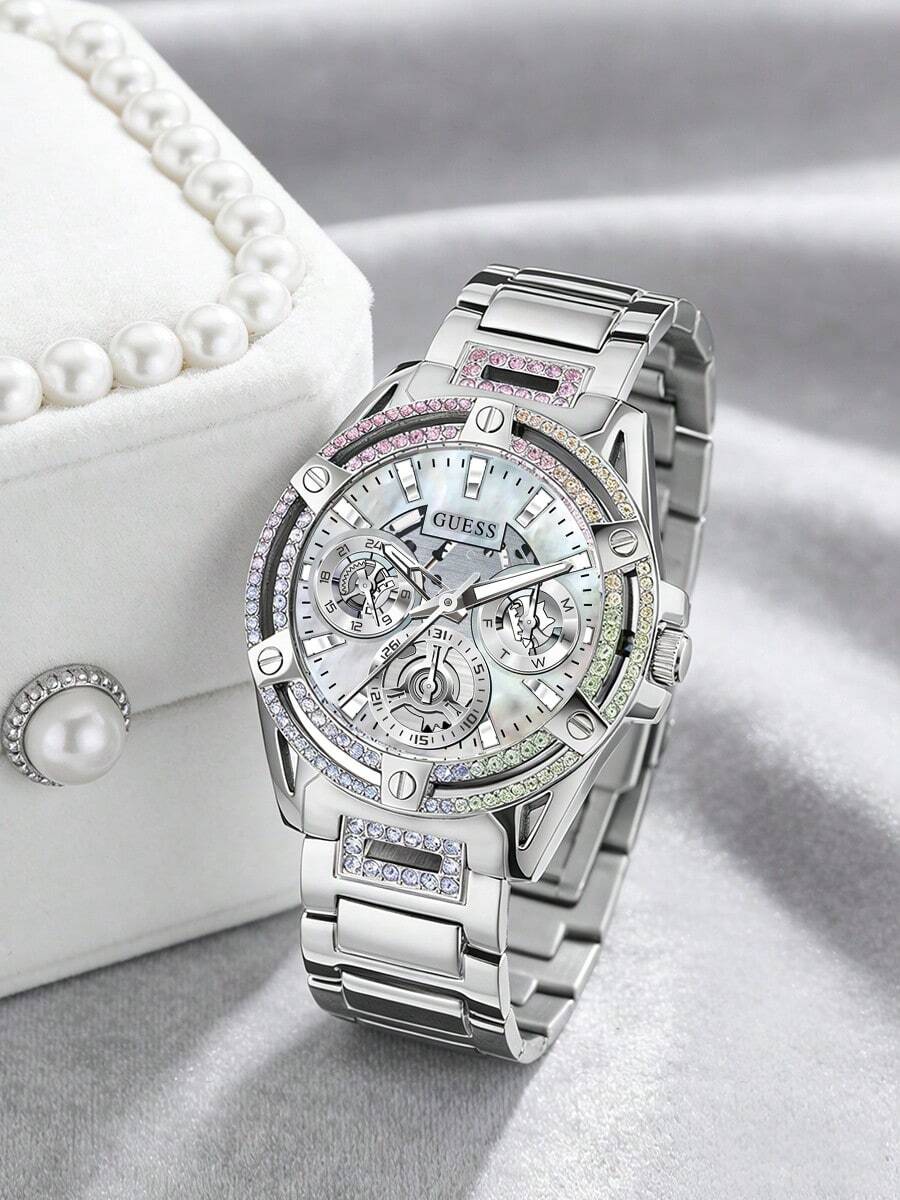 Đồng hồ nữ GUESS Quartz: Bộ máy hoạt động mượt mà, phù hợp cho công sở và sử dụng hàng ngày. Đồng hồ quartz với bộ máy hoạt động êm ái, không gây tiếng ồn GW0464L6 - Bạc - Xem 1
