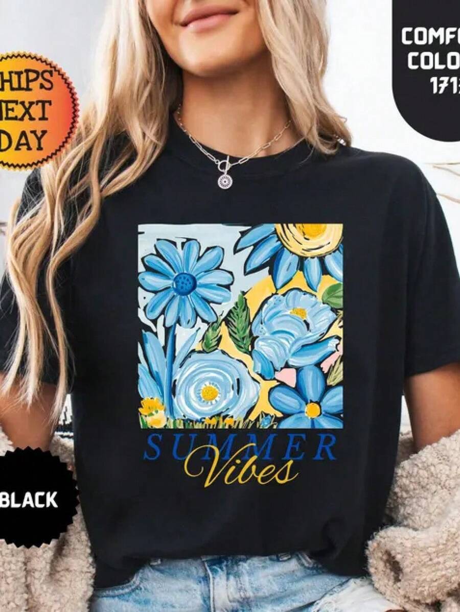 Camiseta Mujer "Summer Vibes" con Estampado de Flores Azules y Amarillas | Casual Veraniego para Salidas y Vacaciones de Playa - Negro - Ver 1