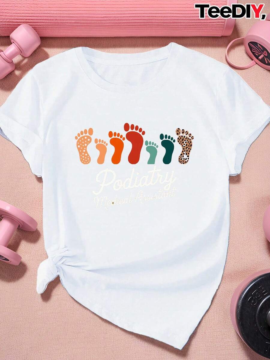 Camiseta de Asistente de Podología para Mujer Talla - Manga Corta Cuello Redondo con Huellas de Pie Multicolor (Verde/Amarillo/Beige/Rosa) - Ropa de Trabajo para Oficina de Podó, Abrigo Casual para Clínica, Ajuste para Todas las Estaciones - Blanco - Ver 1