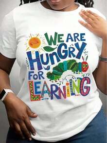Plus Size Women's Short Sleeve Crew Neck T-Shirt "We Long To Learn" - Colorful Educational Patterns With Caterpillars And Books, Soft And Suitable For Book Lovers And Teachers, Teacher's Day Gift, Casual Crew Neck, Comfortable Fit, Pure Cotton Material, 100% Cotton. - 白色 - 查看 7