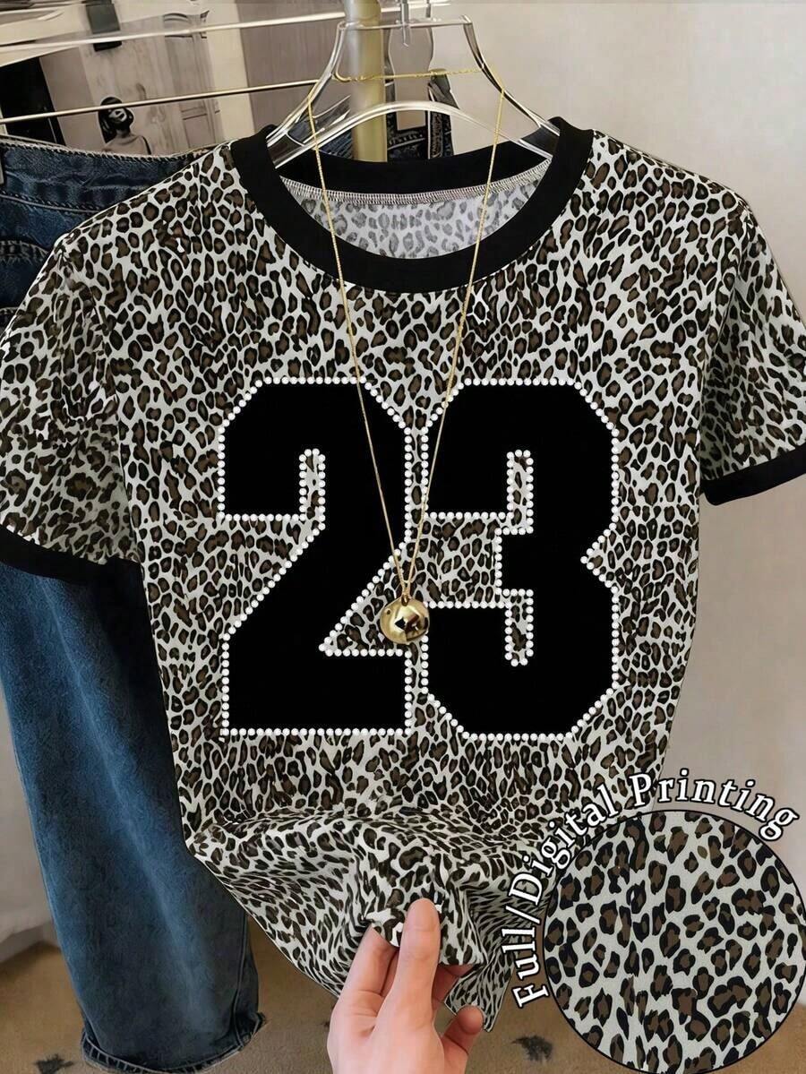 Camiseta de mujer de manga corta con cuello redondo, estampado de leopardo y gráfico numérico - Multicolor - Ver 1