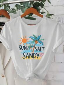 Women's T-Shirt - Regular Fit With Short Sleeves, Featuring A 2D Geometric Tropical Print Including The Sun, Palm Trees, And The Words "SUN SALT SANDY". This Casual Short-Sleeved, Crew-Neck T-Shirt Is Suitable For All Seasons And Is Available In Various Colors And Sizes. It Boasts A Festive, Modern, And Retro Aesthetic With Breathable Material And Eye-Catching Prints. - 白色 - 查看 1