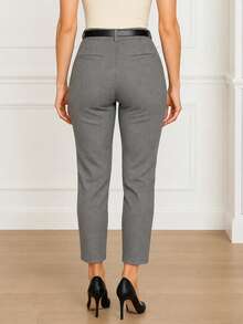 Pantalón Elegante para Dama con Bolsos Laterales al Frente y Cinturón.  Tela Elástica.  Corte Ajustado. - Gris - Ver 2