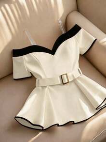 Blusa elegante y de moda para mujer, con diseño minimalista y versátil, con contraste de color negro y blanco, decoración de hebilla metálica y volantes en el bajo, para el verano - Albaricoque - Ver 1