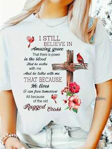 Camiseta blanca de talla grande y elegante para mujer con diseño gráfico inspirador, presenta una hermosa cruz de madera con un cardenal rojo, flores de hibisco y texto edificante sobre la fe y la esperanza, perfecta para atuendo casual, festivo de fiesta para adultos, ropa de celebración de - Blanco - Ver 1