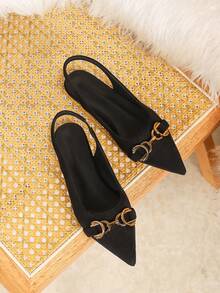 Mẫu sandal đế bằng mũi nhọn màu đen dành cho nữ, kiểu dáng casual, có quai ngang mắt cá chân, thuộc bộ sưu tập thời trang Xuân/Hè mới. - màu đen - Xem 5