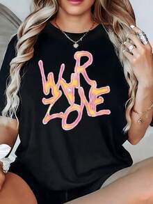 Artistic Text Reflecting A Vibrant Urban Energy With Fluid Shapes In Warm Tones That Evoke Dynamism, Freedom, And A Modern Attitude. Comfortable Casual Women's T-Shirt For Everyday Wear. - 黑色 - 查看 1
