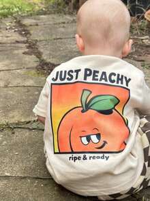 1件幼儿男女童夏季趣味桃子“JUST PEACHY”印花短袖T恤，休闲圆领T恤，婴儿“Ripe & Ready”字母图案日常穿着，可爱美食爱好者风格夏季套装 - 杏色 - 查看 1