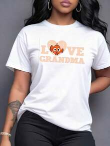 Corazón con pez naranja sonriente que transmite cariño y alegría familiar junto al texto Love Grandma reflejando ternura y amor por la abuela camiseta para mujer casual cómoda y moderna,Camiseta de mujer elegante. - Blanco - Ver 7