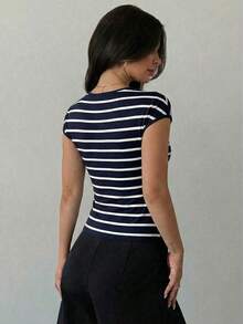Camiseta ajustada con hombro asimétrico, cintura fruncida y decoración metálica, elegante y modesta para uso diario, color blanco, primavera/verano - Azul marino - Ver 2