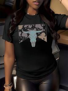 Cráneo de toro azul sobre fondo rústico simbolizando fuerza espiritual y conexión con la naturaleza del desierto camiseta de mujer moderna casual cómoda para uso diario - Negro - Ver 8