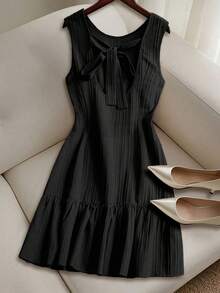 Vestido casual mini de mujer con tirantes de amarre, espalda descubierta, sin mangas, corte evasé y dobladillo con volantes - Negro - Ver 2