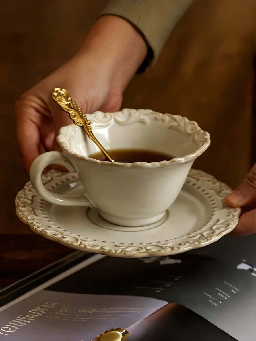 一套复古裂纹釉咖啡杯碟,小众复古卡布奇诺杯,浪漫浮雕杯碟套装,拉花杯,早餐燕麦杯,甜点盘,适用于家庭、餐厅、咖啡馆、甜品店、礼品、聚会、派对 - 白色 - 查看 1