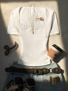 Camiseta de manga corta con cuello cuadrado, estilo minimalista y casual de verano, adecuada para uso diario, escuela y transporte.Simple y versátil, con estilo retro de los años 2000. - Blanco - Ver 3