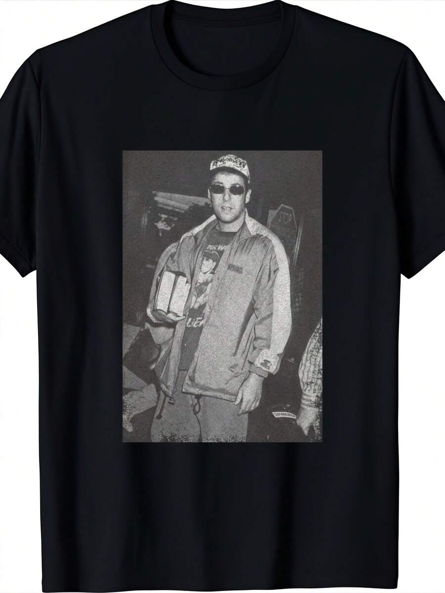 Unisex T-Shirt Made Of Pure Cotton, Men's & Women's Vintage Hip Hop Rapper Photo Print. Unisex 100% Cotton T-Shirt, Soft, All-Season Casual Streetwear Essential, All-Match Style, Affordable For Daily Wear & Perfect Christmas Gift For Fans And Friends, Summer T-Shirt, Women's Summer Clothing, Men's Summer Outfit, Women's T-Shirt, Creative Design, Outdoor Play, Cool Style, Fun Design, Great For Outdoor Play. - Black - View 1