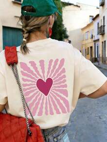 1 Piece Of Short-Sleeved T-Shirt With A Round Neck And Heart And Stripe Print. This Women's Short-Sleeved T-Shirt Features A Casual And Minimalist Style With A Round Neck, A Cute Design, And A Relaxed Fit, Making It Ideal For Everyday Wear And Vacations. Summer. 100% Cotton. - 杏色 - 查看 4