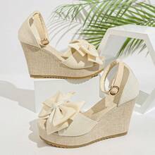 Mẫu sandal đế xuồng cao gót, hở mũi, quai hậu mới mùa hè 2026 dành cho nữ, sandal cao gót một mảnh với khóa cài và nơ phối màu thời trang. - Màu be - Xem 8