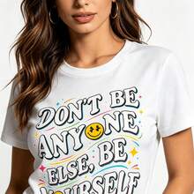 Tops para mujer de Mujer con Estampado de Símbolos y Texto - Estilo-Hop Urbano, Casual, Holgada, de Manga Corta, para Uso Diario en Verano - Blanco - Ver 3