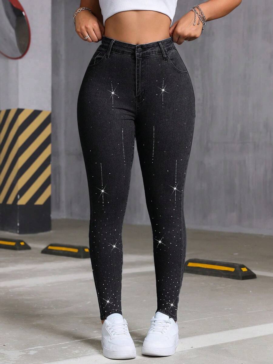 ALO FASHION Elegantes jeans ajustados de mezclilla negra con pedrería para mujer, largos y perfectos para fiestas. - Gris - Ver 1
