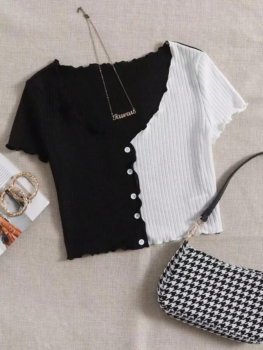 Camiseta casual de mujer con botones, mangas cortas y volantes de color contrastante - Blanco y Negro - Ver 1