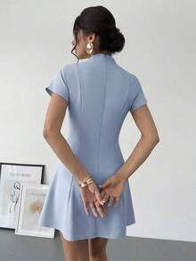 Vestido mini de línea A con fruncido de unicolor, adecuado para el uso diario en verano - Celeste - Ver 7