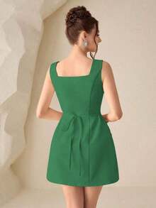 Vestido mini sexy con decoración floral 3D y cinturón a la cintura en color amarillo pálido, adecuado para citas, fiestas y ocasiones formales - Verde - Ver 2