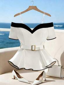 Blusa elegante y de moda para mujer, con diseño minimalista y versátil, con contraste de color negro y blanco, decoración de hebilla metálica y volantes en el bajo, para el verano - Beis - Ver 3