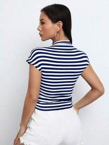 Camiseta crop con estampado de rayas de manga murciélago - Azul y blanco - Ver 2