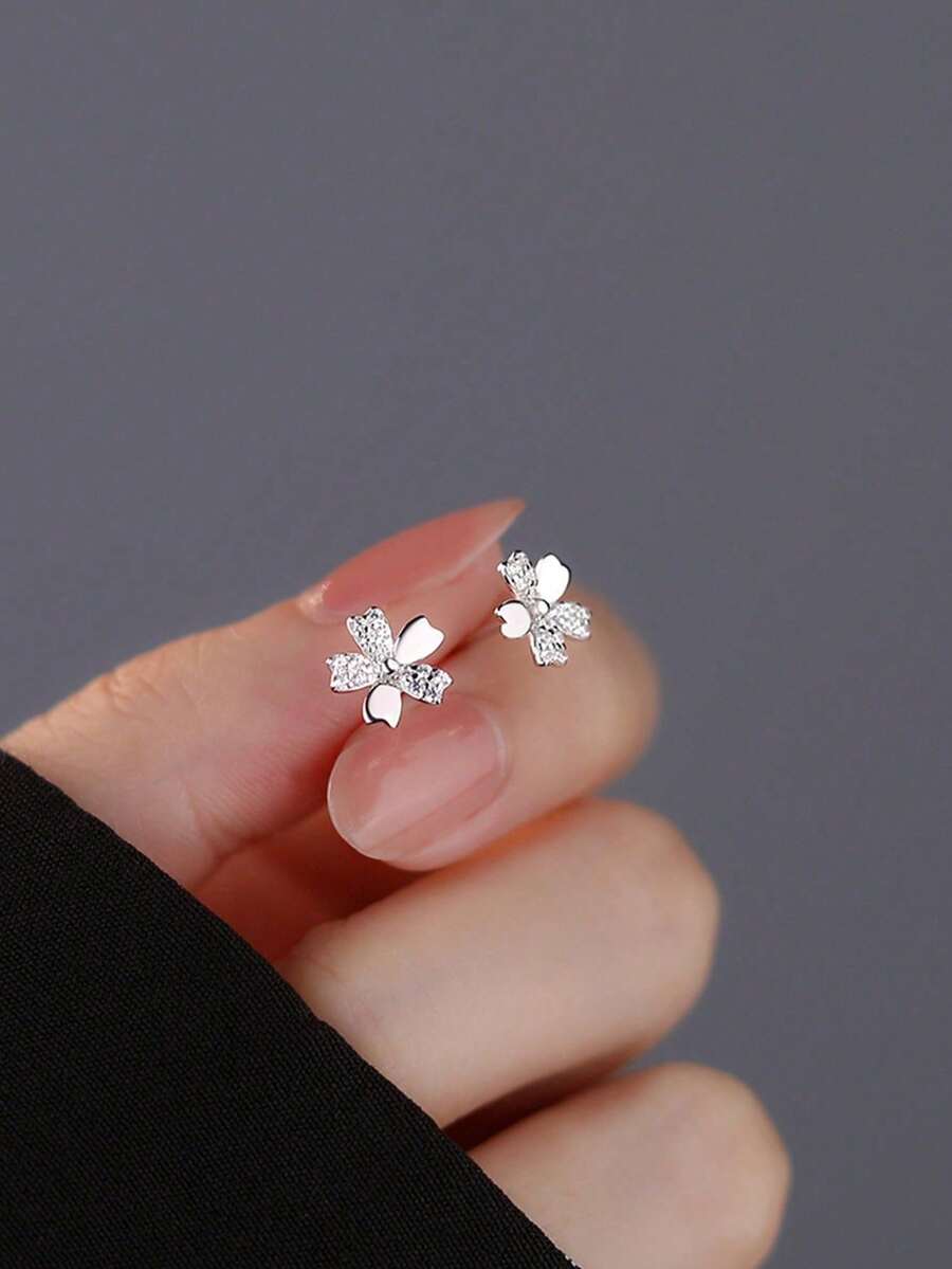 1对S925纯银简约优雅水钻樱花耳钉(女士款) - 花 - 查看 1
