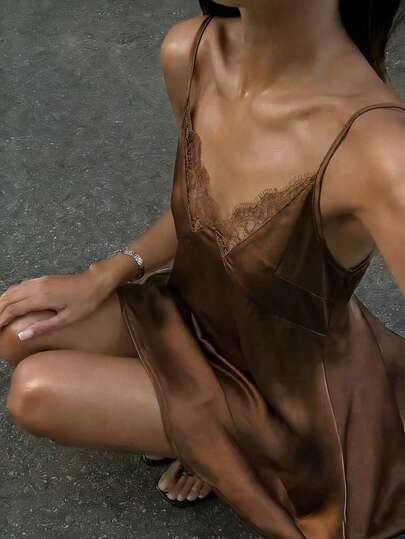 2026 Spring/Summer New Fashionable Elegant Business Commute Vintage Sexy Backless Satin Camisole Mini Dress, Suitable For Birthday Party, Date, Valentine's Day