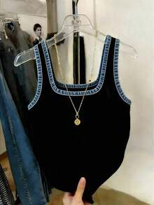 Top ajustado de mujer con ribete de color contrastante - Negro 2 - Ver 1