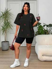 Plus Size Black Casual Short-Sleeved T-Shirt With Cherry Embroidery. All Kinds Of Prints, Jacket, Round Neck T-Shirt, Casual, For Office, For Travel, Very Popular, Sporty Style, Print/Pattern, 100% Cotton T-Shirt, Casual T-Shirt, Comfortable, Soft, Breathable. The Latest Popular Bestseller - 黑色 - 查看 5