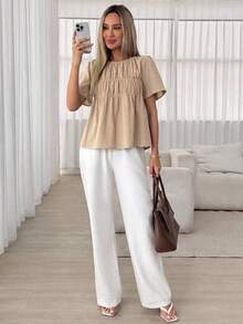 Camisa casual de mujer de unicolor, cuello redondo, manga corta y plisada - Caqui - Ver 4
